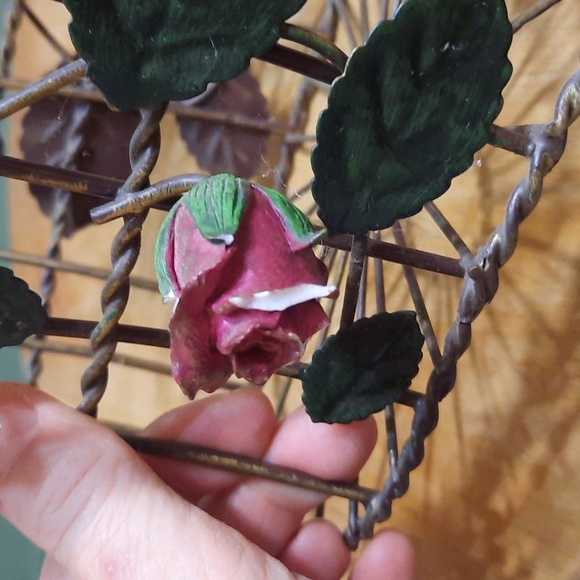 Vintage Oval Metal Basket - Picture 5 of 6